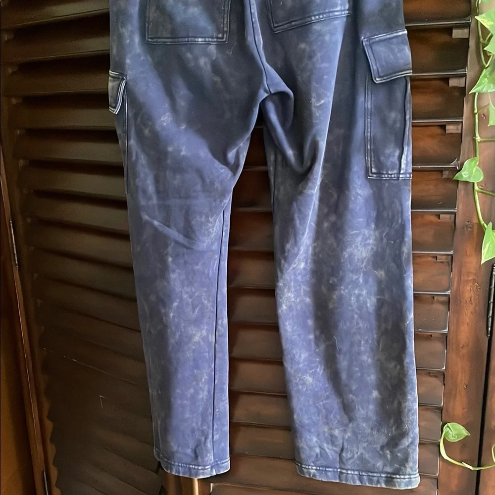 Earthbound Blue Cargo Pants EUC Sweatpants Medium - Picture 9 of 9